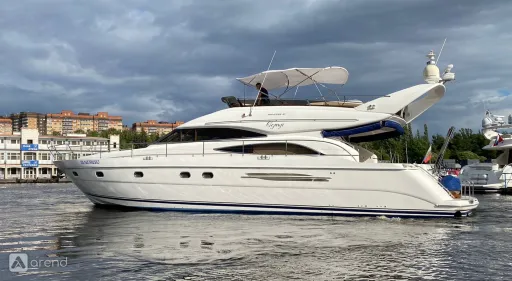 Аренда яхты Princess 61  в Москве