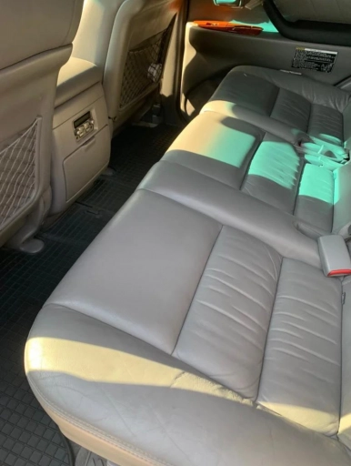 Toyota Land Cruiser 100