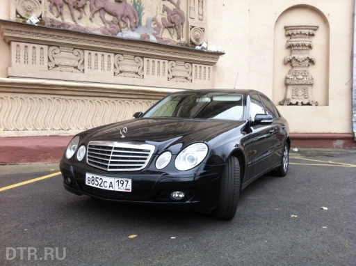 Mercedes-Benz E- 211