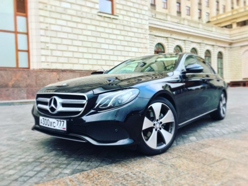 Mercedes-Benz E 213