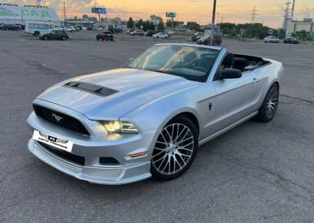 Ford Mustang V