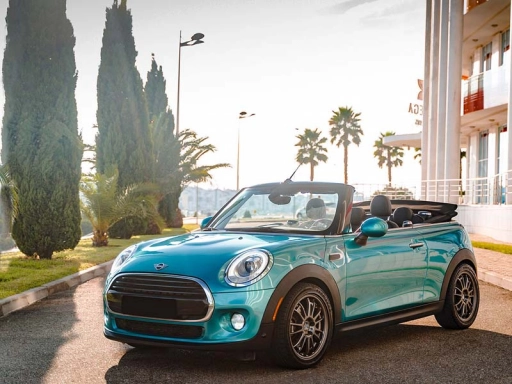 Mini Cabrio Cooper III