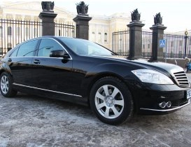 Mercedes-Benz W221