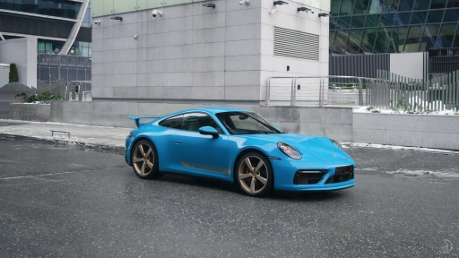 Porsche 911 Carrera 4S 992 Miami Blue