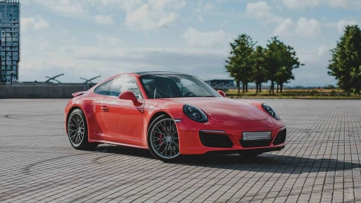 Porsche 911 Carrera 4S Red