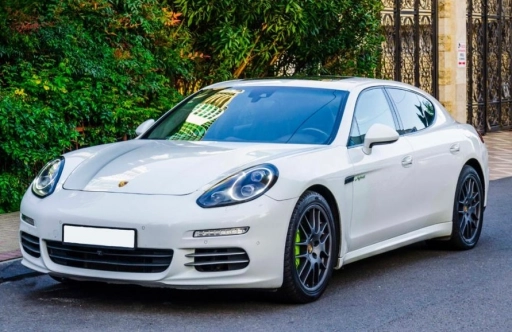 Porsche Panamera Hybrid S