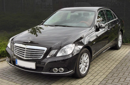 Mercedes-Benz E 212