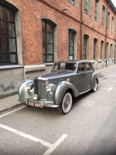 Bentley R