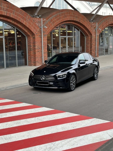 Mercedes-Benz E 220