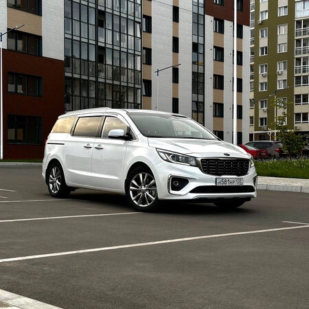 Kia Carnival