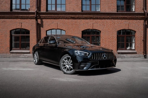 Mercedes-Benz E-class e200 4 matic