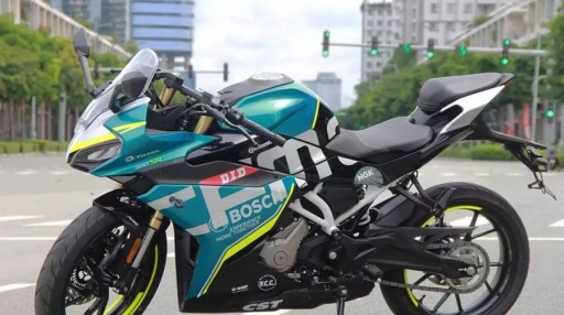 CFMOTO 300SR