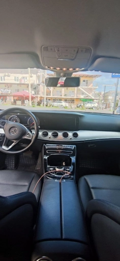 Mercedes-Benz E200