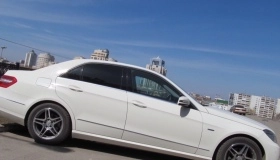 Mercedes-Benz E220