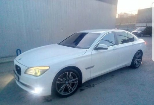 BMW 750