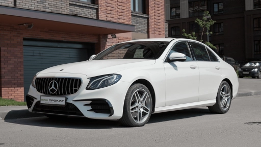 Mercedes-Benz E200
