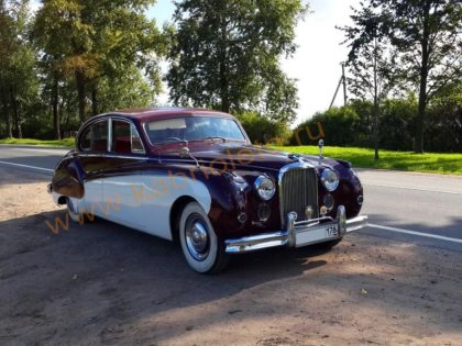 Jaguar Mark IX
