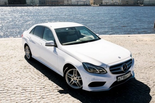 Mercedes-Benz E212