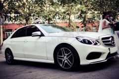 Mercedes-Benz E200