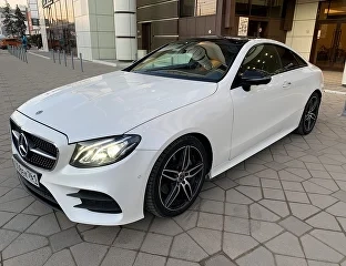 Mercedes-Benz E 200 C238