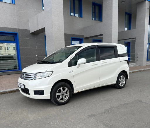 Honda Freed Spike