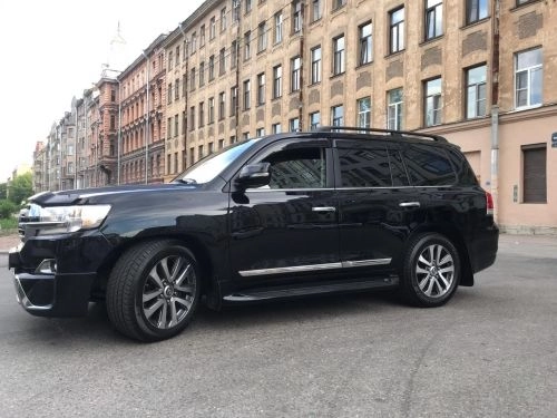 Toyota Land Cruiser 200
