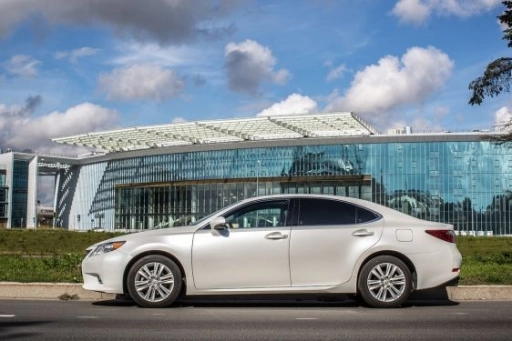 Lexus ES