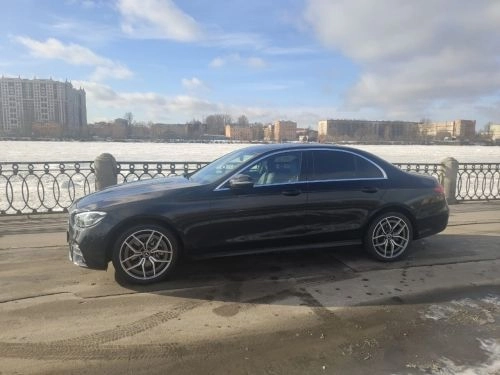 Mercedes-Benz E213