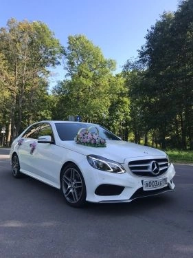 Mercedes-Benz E212