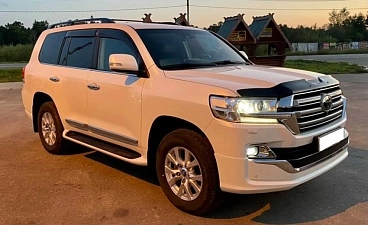 Toyota Land Cruiser 200