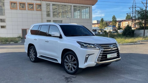 Lexus LX570