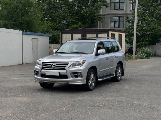 Lexus LX570