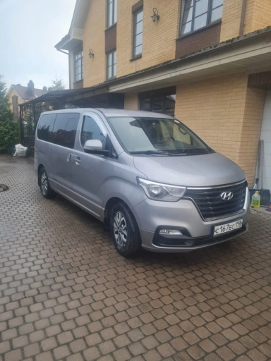 Hyundai Grand Starex